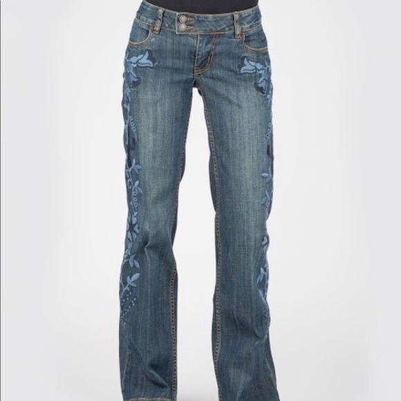 Stetson Denim - **SOLD** Stetson blue floral embroidered jeans